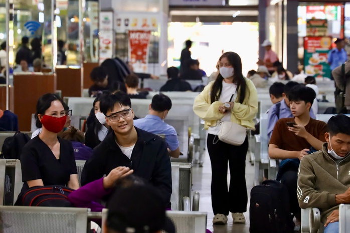 TPHCM kiểm tra nh&agrave; xe tăng v&eacute; bất thường trong dịp lễ 30-4, 1-5 - Ảnh 2.