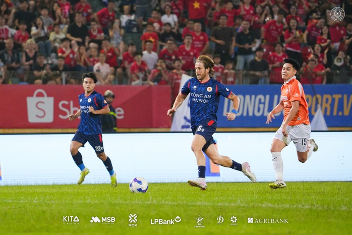 Đình Bắc giải "cơn khát" bàn thắng V-League sau 500 ngày - Ảnh 5.