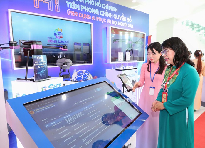 LẮNG NGHE NGƯỜI D&Acirc;N HIẾN KẾ: Triển khai "một cửa số" để TP HCM bứt ph&aacute; - Ảnh 1.