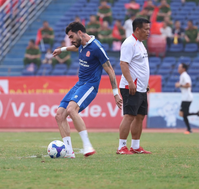 Thanh Hóa gây sốc khi vùi dập CLB Công an TP HCM đến 4 bàn không gỡ - Ảnh 2.