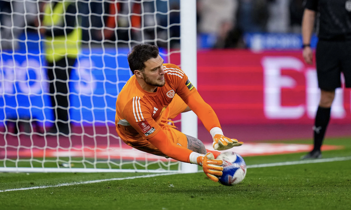 "Đấu s&uacute;ng" nghẹt thở, Leeds United v&agrave;o b&aacute;n kết FA Cup chờ chiến Chelsea - Ảnh 7.