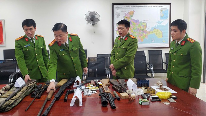 Cựu VĐV bắn s&uacute;ng tham gia đường d&acirc;y mua b&aacute;n vũ kh&iacute; qu&acirc;n dụng quy m&ocirc; lớn - Ảnh 3.