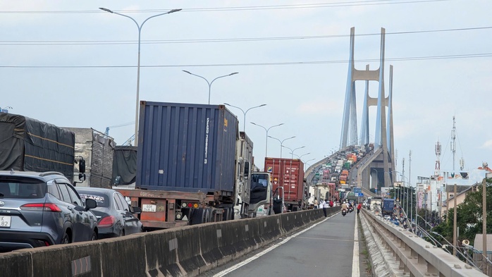 Ph&aacute;t hiện thi thể b&eacute; trai dưới ch&acirc;n cầu Ph&uacute; Mỹ TPHCM Ng&agrave;y 5 - 4 - 2026 - Ảnh 1.