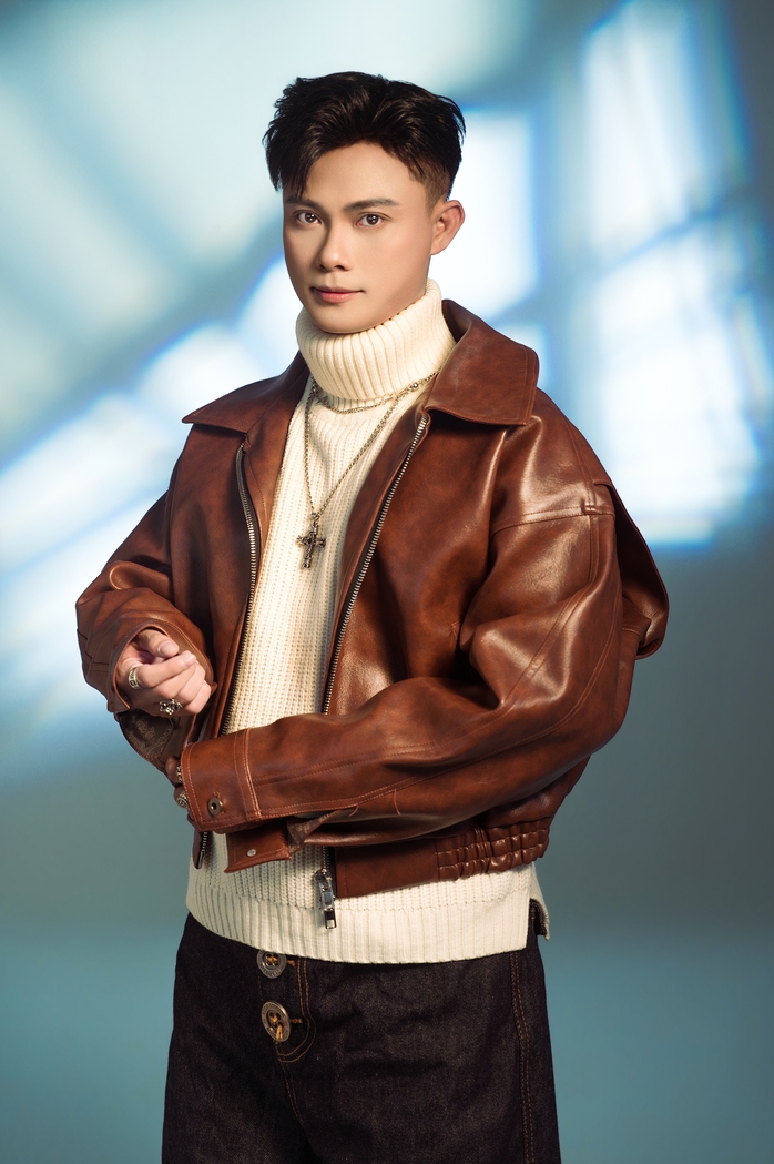 Bi&ecirc;n đạo m&uacute;a Vĩnh Khương khoe vẻ đẹp "ch&agrave;ng thơ" - Ảnh 12.