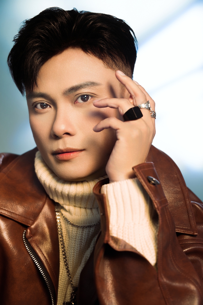 Bi&ecirc;n đạo m&uacute;a Vĩnh Khương khoe vẻ đẹp "ch&agrave;ng thơ" - Ảnh 8.