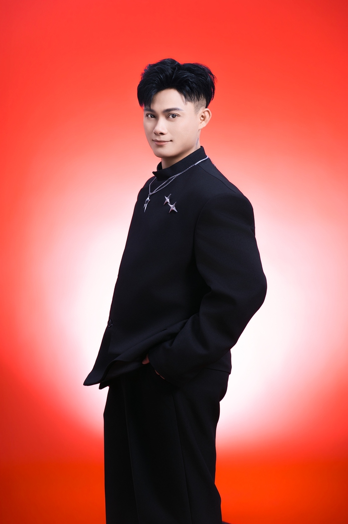 Bi&ecirc;n đạo m&uacute;a Vĩnh Khương khoe vẻ đẹp "ch&agrave;ng thơ" - Ảnh 5.