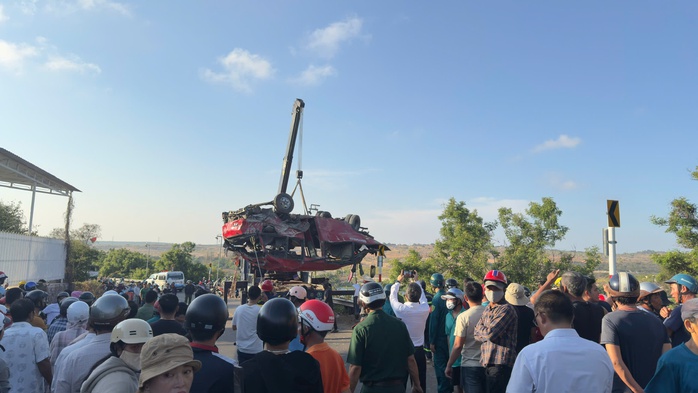 Kết quả đo nồng độ cồn và ma túy của tài xế vụ xe khách lao xuống vực làm 4 người tử vong - Ảnh 2.