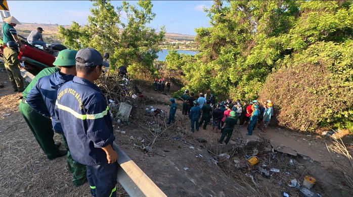 Kết quả đo nồng độ cồn và ma túy của tài xế vụ xe khách lao xuống vực làm 4 người tử vong - Ảnh 1.