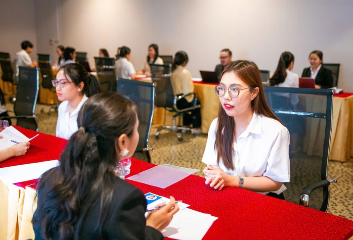 Tuyển mãi vẫn thiếu người làm - Ảnh 1.