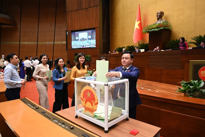 Danh s&aacute;ch 18 ủy vi&ecirc;n Ủy ban Thường vụ Quốc hội kh&oacute;a XVI - Ảnh 2.