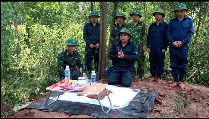 Ph&aacute;t hiện h&agrave;i cốt liệt sĩ tại D&acirc;n h&oacute;a , Quảng Trị: Quy tập liệt sĩ giữa n&uacute;i rừng - Ảnh 1.