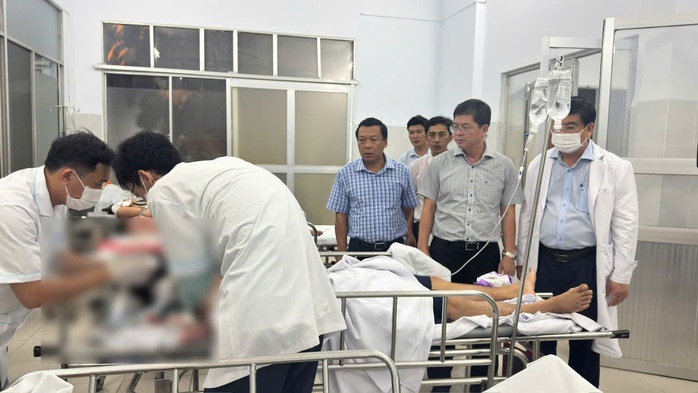 Sức khỏe c&aacute;c nạn nh&acirc;n vụ xe kh&aacute;ch lao xuống vực l&agrave;m 4 người tử vong - Ảnh 3.