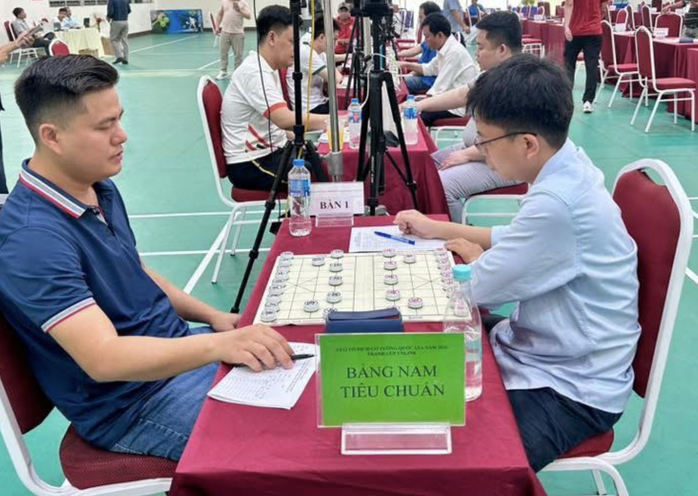 Nh&agrave; v&ocirc; địch cờ tướng thế giới Lại L&yacute; Huynh thua sốc ở tứ kết quốc gia - Ảnh 2.