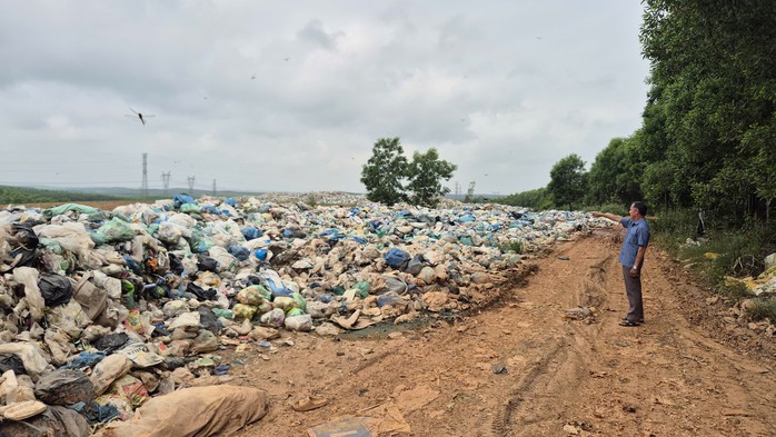 Qu&aacute; tải b&atilde;i r&aacute;c gi&aacute;p ranh - Ảnh 1.