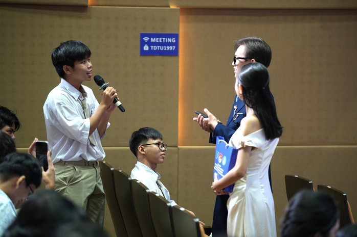 Kh&aacute;m ph&aacute; s&acirc;n chơi lập tr&igrave;nh AI d&agrave;nh cho học sinh, sinh vi&ecirc;n - Ảnh 1.