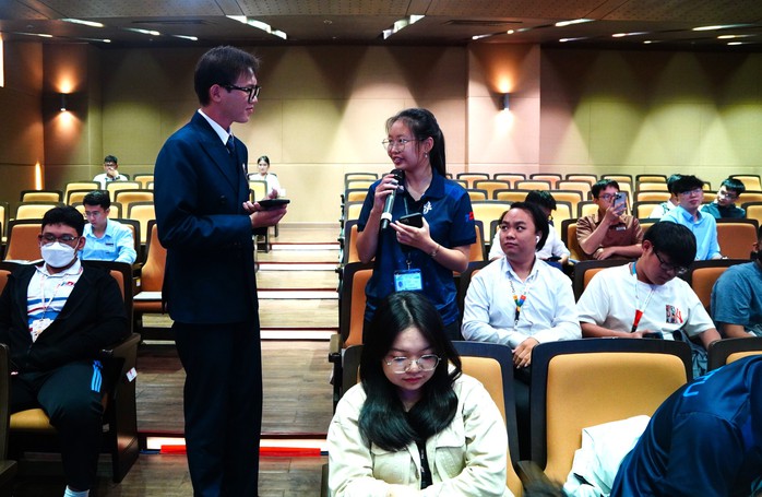 Kh&aacute;m ph&aacute; s&acirc;n chơi lập tr&igrave;nh AI d&agrave;nh cho học sinh, sinh vi&ecirc;n - Ảnh 3.