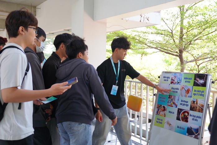 Người trẻ “trả giá” vì lối sống thiếu lành mạnh - Ảnh 2.