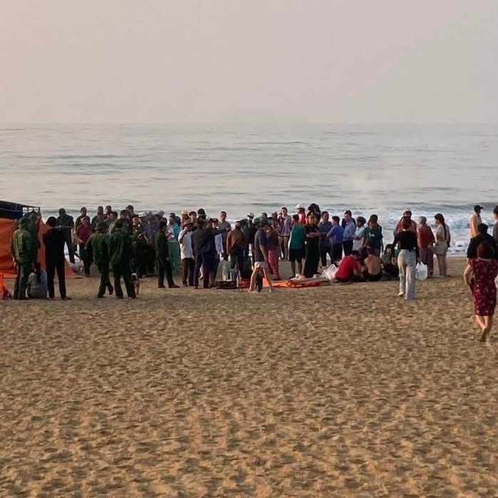 T&igrave;m thấy thi thể nam sinh lớp 12 bị s&oacute;ng cuốn mất t&iacute;ch ở biển Quy Nhơn - Ảnh 1.