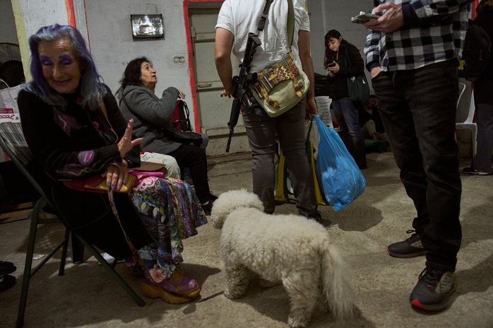 Trung Đ&ocirc;ng trước lằn ranh sinh tử - Ảnh 1.