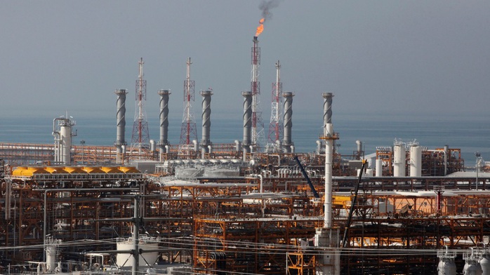 Israel tấn c&ocirc;ng &ldquo;tử huyệt&rdquo; năng lượng của Iran, b&oacute;p nghẹt kinh tế - Ảnh 1.