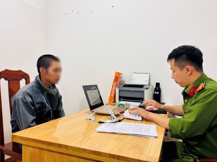 Sản phụ bị đ&aacute;nh ở bệnh viện cũng nhận lỗi, mong bỏ qua cho chồng để c&ugrave;ng chăm s&oacute;c 2 con - Ảnh 2.