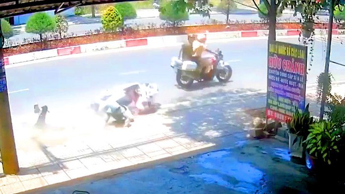 C&ocirc;ng an tỉnh Đồng Nai th&ocirc;ng tin về clip phản &aacute;nh &lsquo;CSGT chạy xe m&ocirc; t&ocirc; cầm gậy đuổi theo đ&aacute;nh người&rsquo; - Ảnh 2.