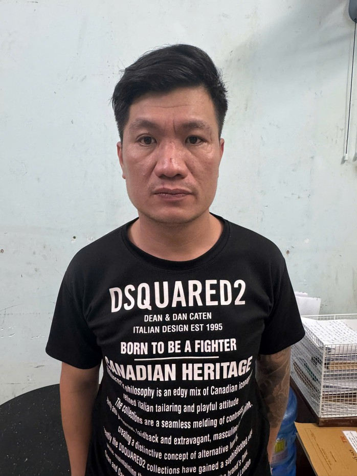 Bắt khẩn cấp đối tượng đ&aacute;nh người phụ nữ trong qu&aacute;n ăn khuya ở Gia Lai - Ảnh 1.