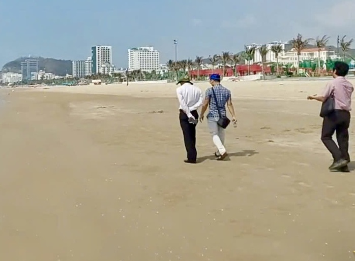 Khảo sát biển Vũng Tàu khi xuất hiện nước đổi màu, bọt trắng? - Ảnh 1.