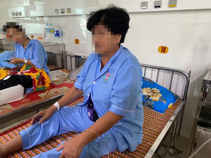 Diễn biến mới vụ đ&aacute;nh phụ nữ lớn tuổi trong qu&aacute;n ăn khuya ở Gia Lai - Ảnh 1.