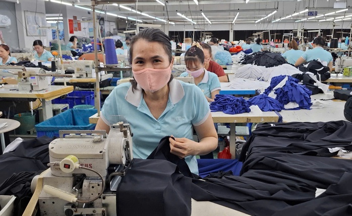 Lấy ý kiến việc hoán đổi ngày nghỉ dịp Giỗ Tổ Hùng Vương và 30-4, 1-5 - Ảnh 1.