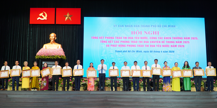 Thi đua kh&ocirc;ng d&agrave;n trải, kh&ocirc;ng h&igrave;nh thức - Ảnh 1.