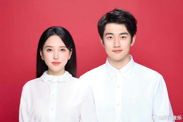 Cặp đôi bị chế giễu "mẹ con" đăng ký kết hôn - Ảnh 1.