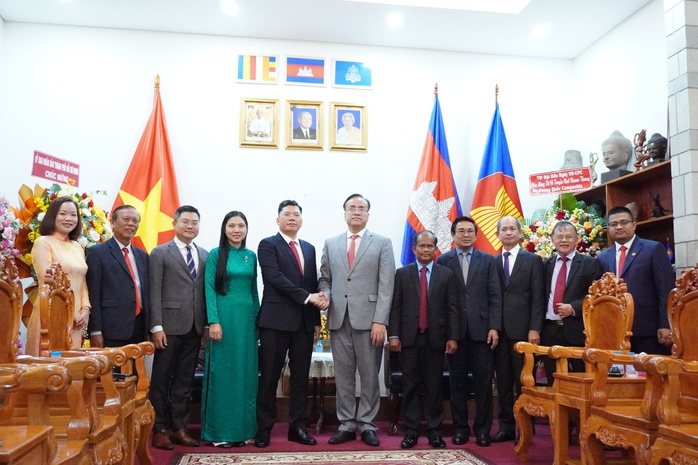 Lãnh đạo TPHCM chúc Tết cổ truyền Chol Chnam Thmey tại Tổng Lãnh sự quán Campuchia - Ảnh 1.