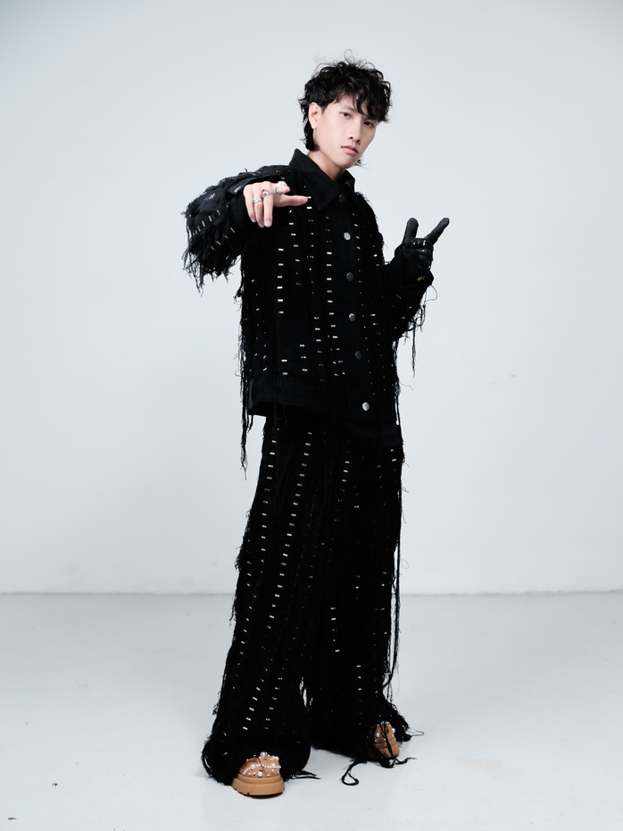 Producer Hoaprox: "T&ocirc;i chọn kh&aacute;c biệt &ndash; v&igrave; đ&oacute; l&agrave; c&aacute;ch duy nhất để tồn tại"  - Ảnh 1.