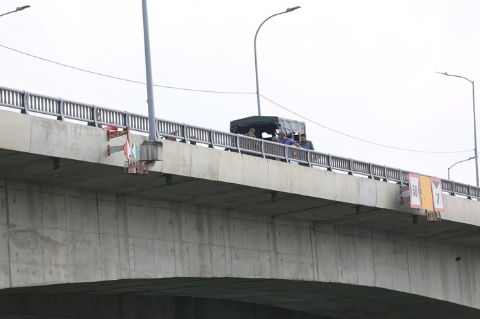 Người đàn ông Cần Thơ nhảy cầu ở Tây Ninh , để lại xe máy và điện thọai - Ảnh 1. Người đàn ông Cần Thơ nhảy cầu ở Tây Ninh , để lại xe máy và điện thọai - Ảnh 1.