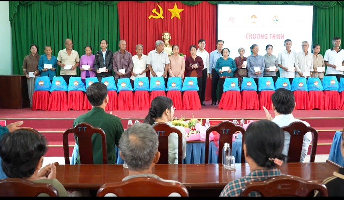 Hoạt động nghĩa tình của Ủy ban MTTQ Việt Nam TPHCM tại Tây Ninh - Ảnh 3.