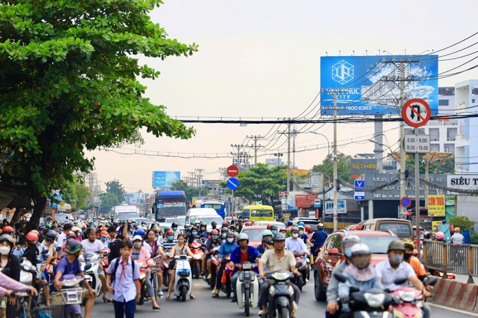 Quốc lộ 13 dự kiến khởi c&ocirc;ng th&aacute;ng 1-2027 - Ảnh 1.