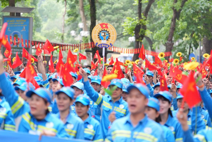 Thư ch&uacute;c mừng của Chủ tịch Tổng LĐLĐ Việt Nam nh&acirc;n kỷ niệm 140 năm Ng&agrave;y Quốc tế Lao Động - Ảnh 1.