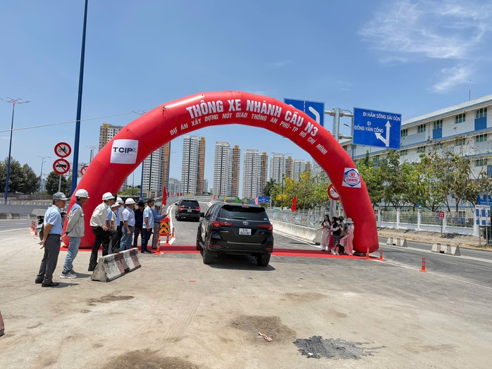 Th&ocirc;ng tin nổi bật tại TPHCM ng&agrave;y 1-5: ch&aacute;y qu&aacute;n ăn khu trung t&acirc;m; th&ocirc;ng xe cầu vượt n&uacute;t giao An Ph&uacute; - Ảnh 5.