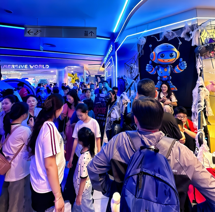 Kỳ nghỉ lễ 30-4, 1-5: Gigamall k&iacute;n kh&aacute;ch, giới trẻ đổ x&ocirc; "check-in" khu giải tr&iacute; c&ocirc;ng nghệ Gigaversal - Ảnh 4.