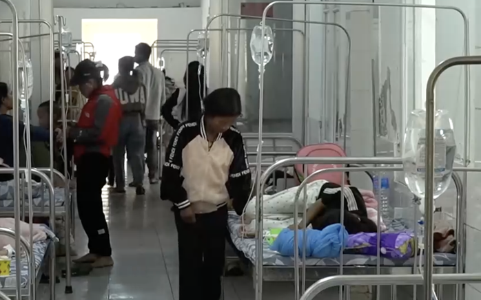 46 người nhập viện nghi ngộ độc sau khi ăn b&aacute;nh m&igrave; - Ảnh 1.