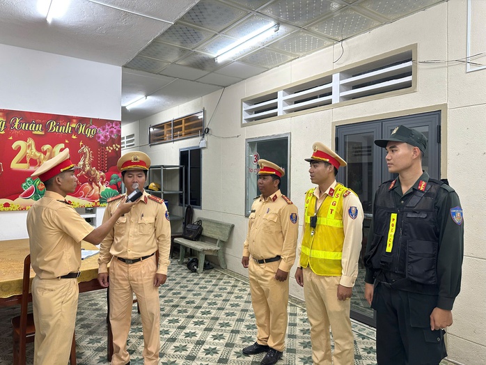 CSGT T&acirc;y Ninh kiểm tra rượu bia trong ng&agrave;y trực dịp lễ 30 - 4 v&agrave; 1 - 5 - Ảnh 1.