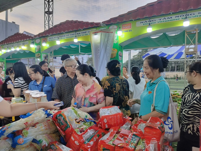 C&ocirc;ng nh&acirc;n h&agrave;o hứng với chương tr&igrave;nh nghệ thuật "S&agrave;i G&ograve;n - TPHCM: 50 năm &ndash; Kết nối triệu tr&aacute;i tim" - Ảnh 3.