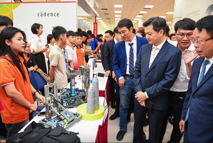 5 đội xuất sắc gi&agrave;nh giải nhất V&ocirc; địch Quốc gia STEM, AI v&agrave; Robotics - Ảnh 1.