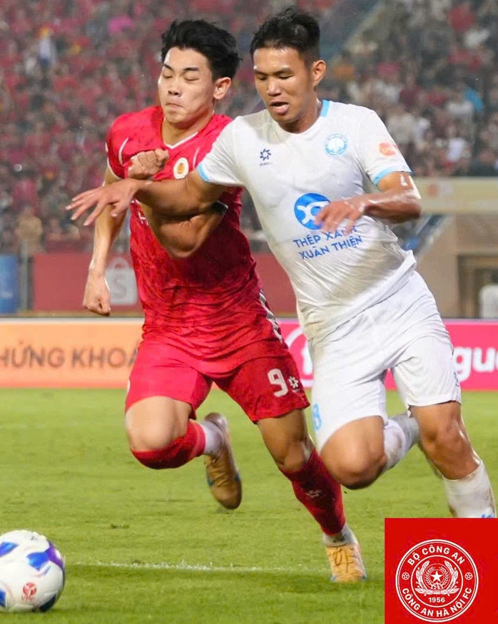 Đ&igrave;nh Bắc n&oacute;i g&igrave; khi lập c&uacute; đ&uacute;p v&agrave;o lưới nh&agrave; đương kim v&ocirc; địch V-League? - Ảnh 1.