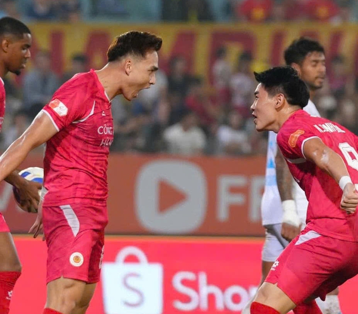 Đ&igrave;nh Bắc n&oacute;i g&igrave; khi lập c&uacute; đ&uacute;p v&agrave;o lưới nh&agrave; đương kim v&ocirc; địch V-League? - Ảnh 2.