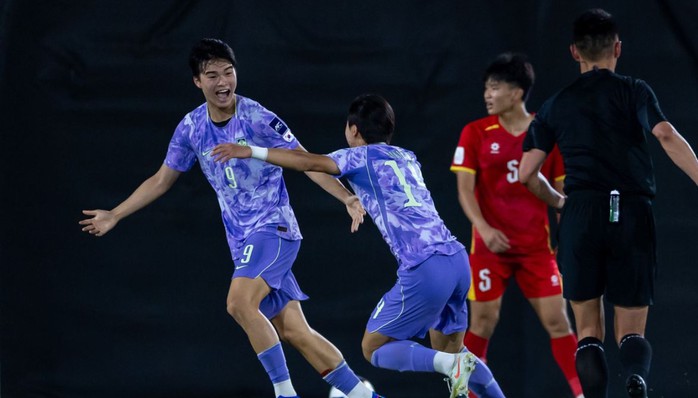 U17 Việt Nam: 84 ph&uacute;t ki&ecirc;n cường v&agrave; c&uacute; sụp đổ nghiệt ng&atilde; trước U17 H&agrave;n Quốc - Ảnh 2.