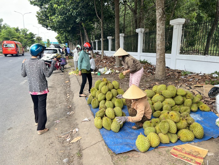 VIDEO: Con đường "thơm nức" nhất Cần Thơ h&uacute;t người mua suốt ng&agrave;y - Ảnh 6.