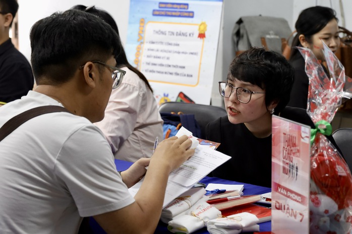 Đơn h&agrave;ng tăng, cơ hội việc l&agrave;m rộng mở - Ảnh 1.