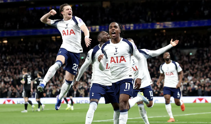 Người h&ugrave;ng Mathys Tel th&agrave;nh "tội đồ", Tottenham đ&aacute;nh rơi chiến thắng trước Leeds - Ảnh 4.